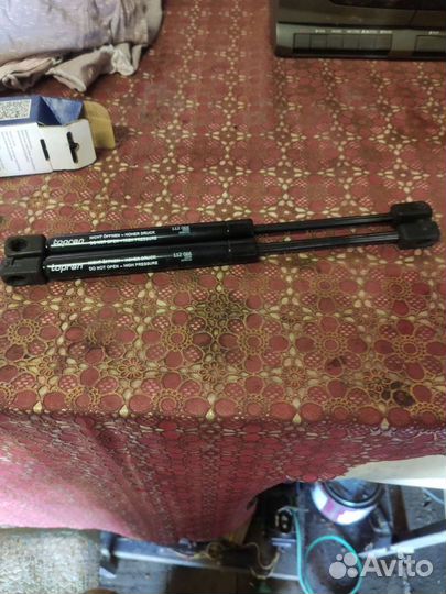 Амортизатор багажника