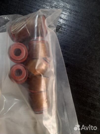 222242b001 Колпачок маслосъёмный, выпускной