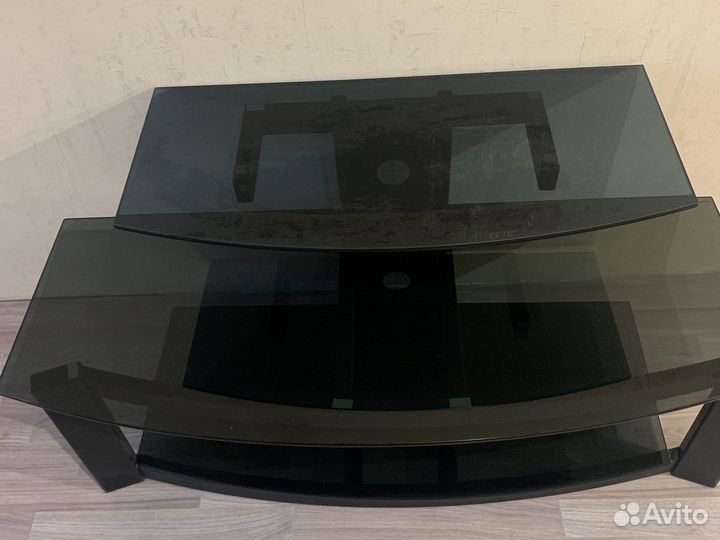Стеклянная тумба под тв