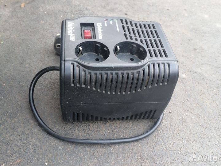 Стабилизатор напряжения однофазный