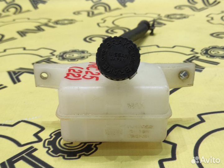 Бачок тормозной жидкости Nissan Serena NC25 MR20DE