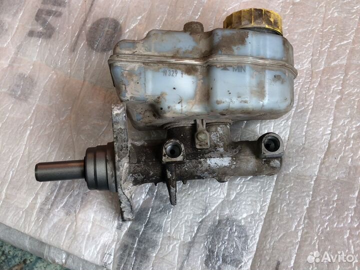 Главный тормозной цилиндр Skoda Fabia 2007-2012