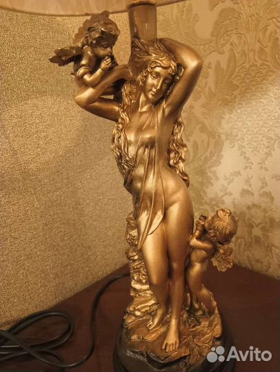 Статуэтка (светильник) 