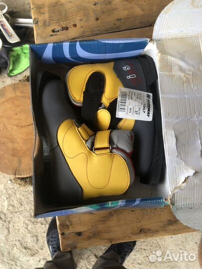 Лыжные ботинки