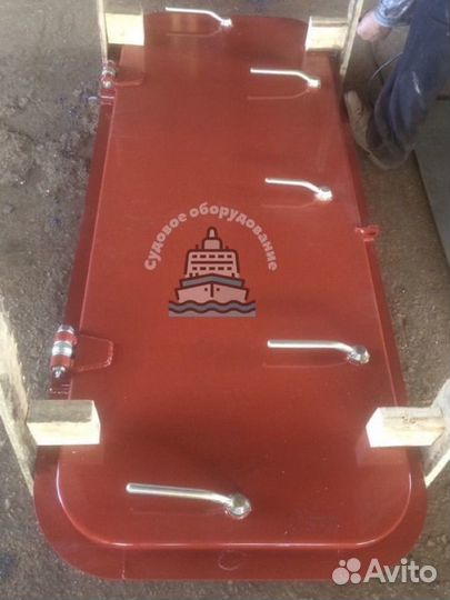 Судовые двери