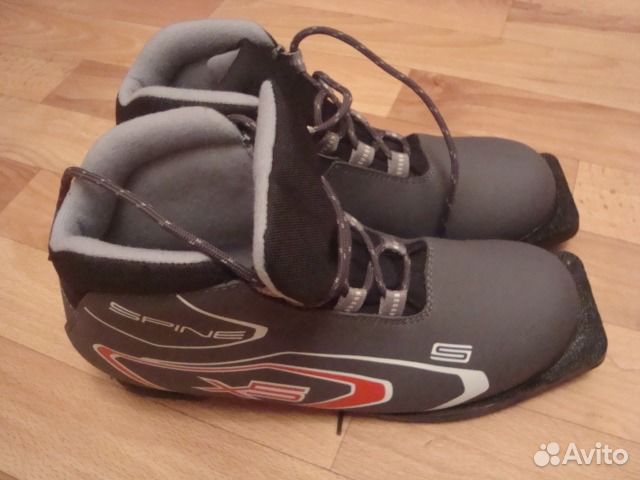 Лыжные ботинки