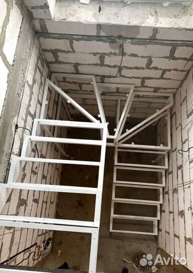 Лестница на монокосоуре