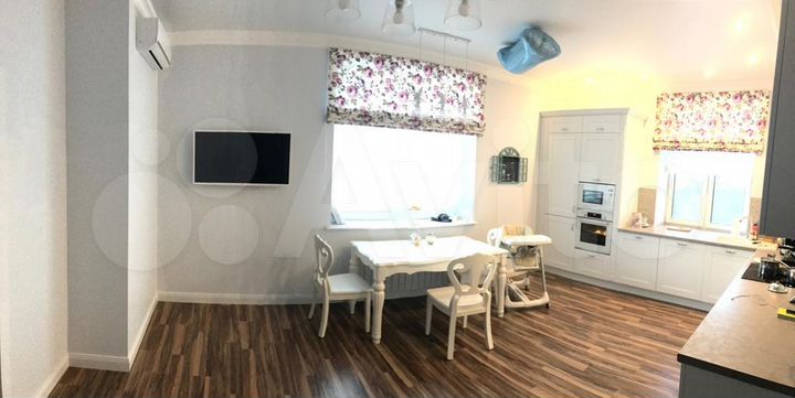 4-к. квартира, 93 м², 3/5 эт.