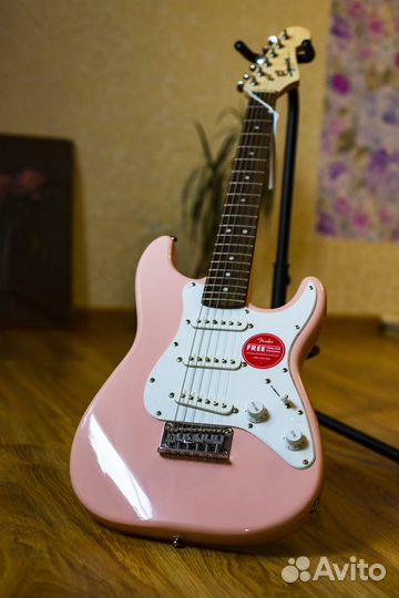 Fender Squier Mini Stratocaster V2 Shell Pink