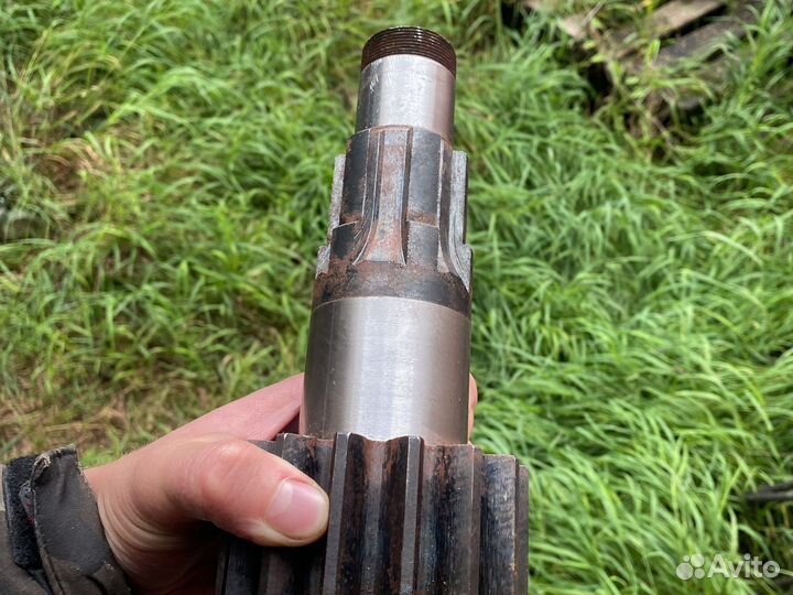 Вал шестерня Aichi D502