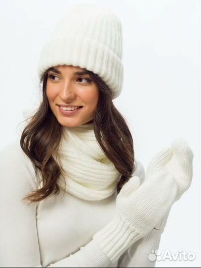 Шапка снуд варежки новый комплект