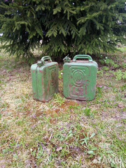 Канистра для бензина 10