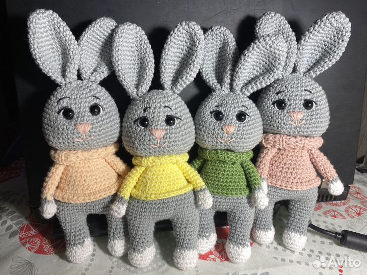 Вязанные зайчики