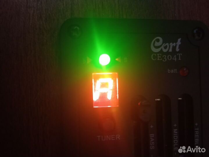 Электро акустическая гитара Cort mr500e op