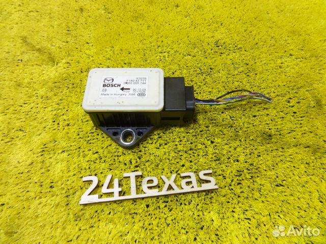 Mazda CX7 CX-7 Датчик ускорения F189437Y1A рестаил