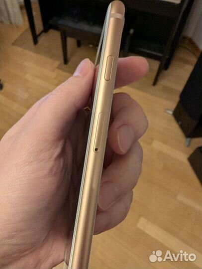 iPhone 8, 64 ГБ