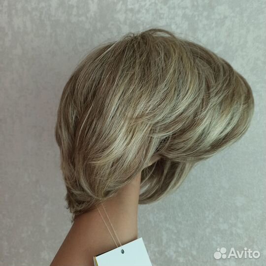 Парик женский, стрижка с эффектом мелирования