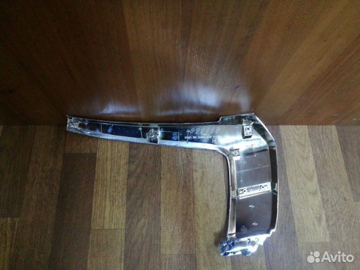 Молдинг бампера передний левый Mitsubishi