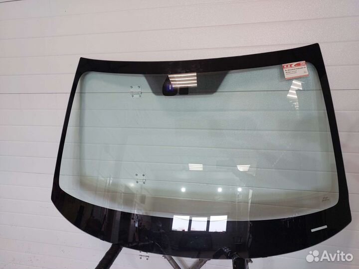 Лобовое стекло Mitsubishi Outlander