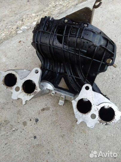 Впускной коллектор Лада Калина