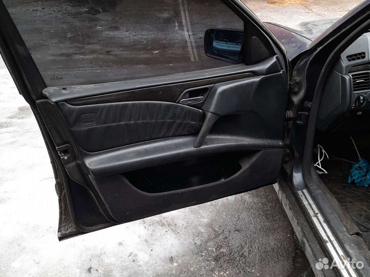 Обшивки двери, карты мерседес 210