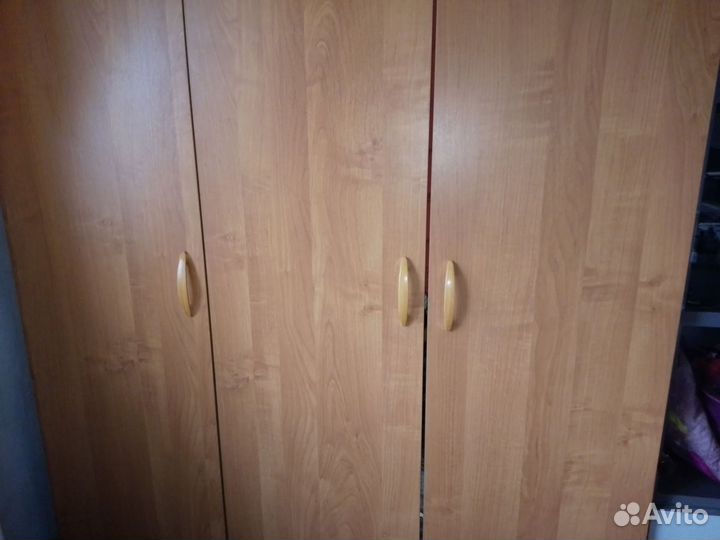 Шкаф 3 х дверный