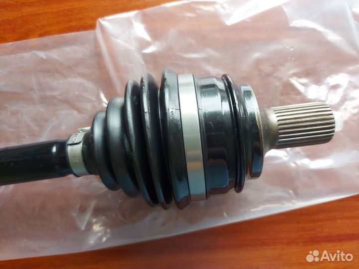 Привод передний правый Mercedes A2053308406