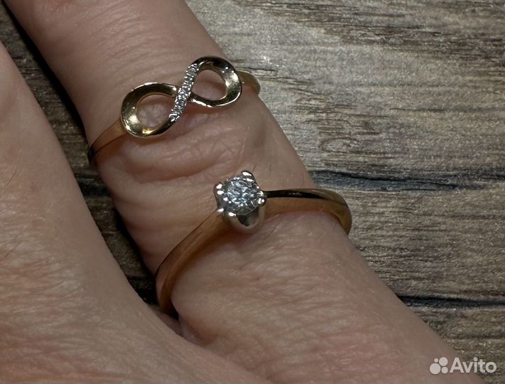 Кольцо с бриллиантом
