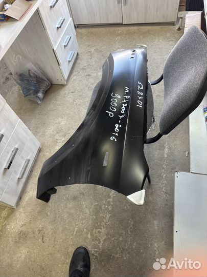 Переднее левое крыло Mitsubishi Pajero 4 2006-2016