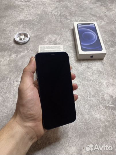 iPhone 12, 64 ГБ