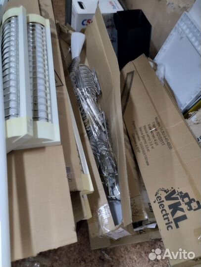 Светильник с люминисцентными лампами