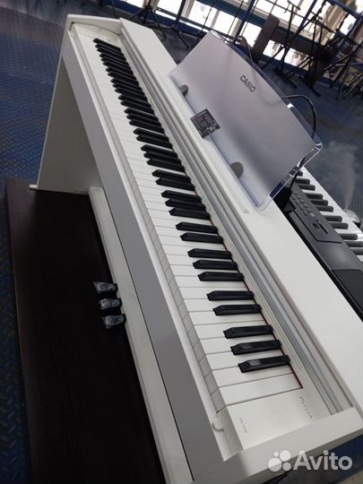 Цифровое пианино Casio Privia Px-770we