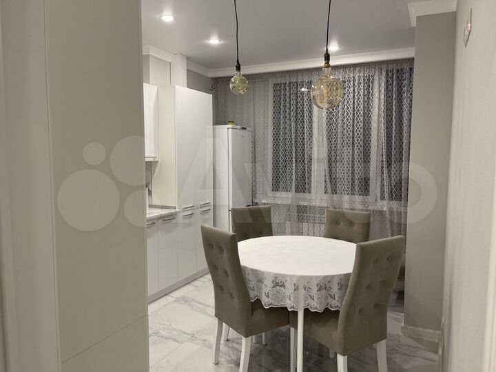 2-к. квартира, 60 м², 8/10 эт.