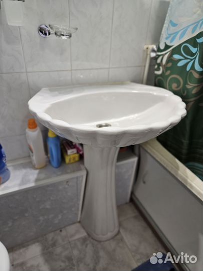Раковина с зеркалом