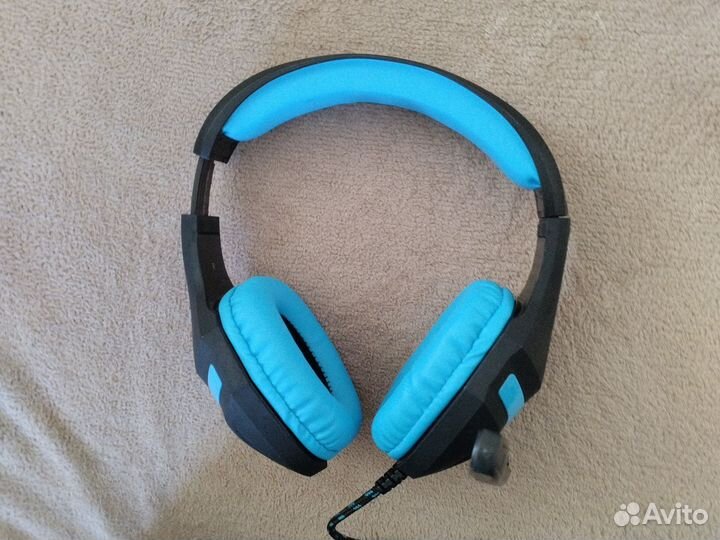 Беспроводные наушники продаю за 1100