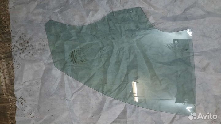 Стекло боковое Рено