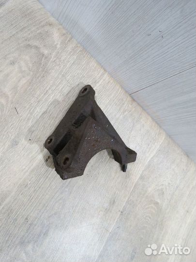 Кронштейн промежуточного вала Ford Focus 3