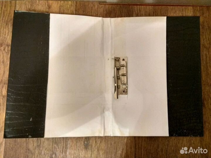 Для хранения документов (папки, уголки, файлы)