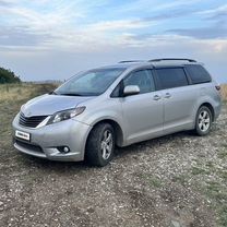 Toyota Sienna 3.5 AT, 2015, 196 000 км, с пробегом, цена 2 600 000 руб.