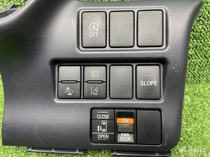 Кнопка открывания двери toyota voxy ZRR80 3ZR-FAE 2 017