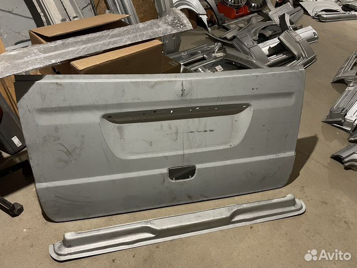 Рем Панель Крышка Багажника Мерседес Вито 639