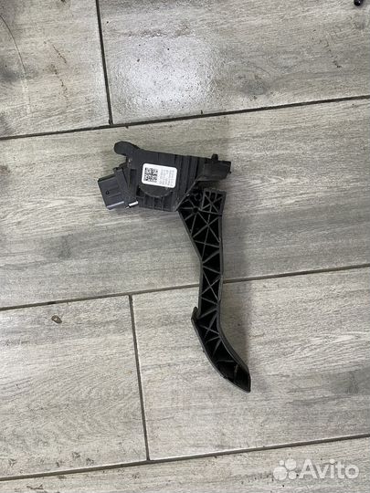 Электронная педаль газа Шкода Октавия А7