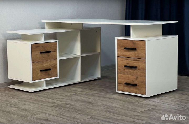 Стол компьютерный