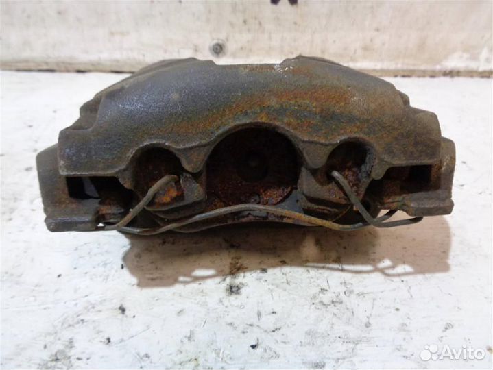 Суппорт передний правый Renault Fluence 2010