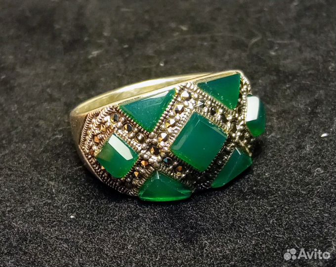 Серьги и кольцо: серебро, камни хризопраз марказит