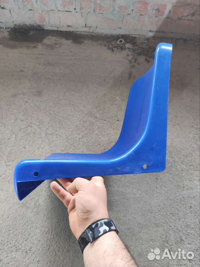 Универсальное пластиковое кресло новое