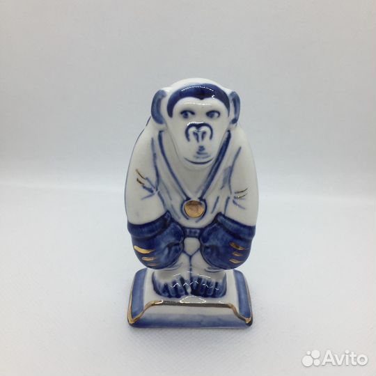 Боксерская перчатка Скульптура гжель