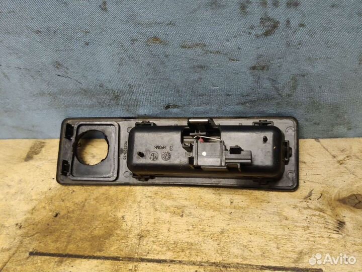 Кнопка открывания багажника BMW F30