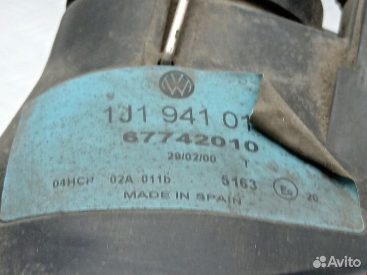 Фара передняя для Volkswagen Golf 4 1J1941017F