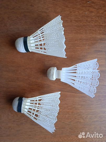 Воланчик для бадминтона